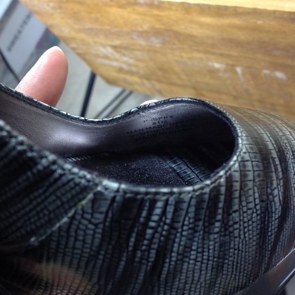 Steve Madden Black & Silver Faux Leather Heels - Picture 8 of 8